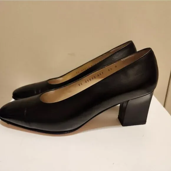 Salvatore Ferragamo Black Leather Classic Block Heel Pumps Sz 6.5 B Ret. $695 - Picture 3 of 9